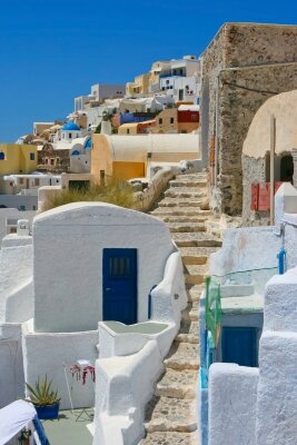 Архитектурные постройки греческого острова Тира